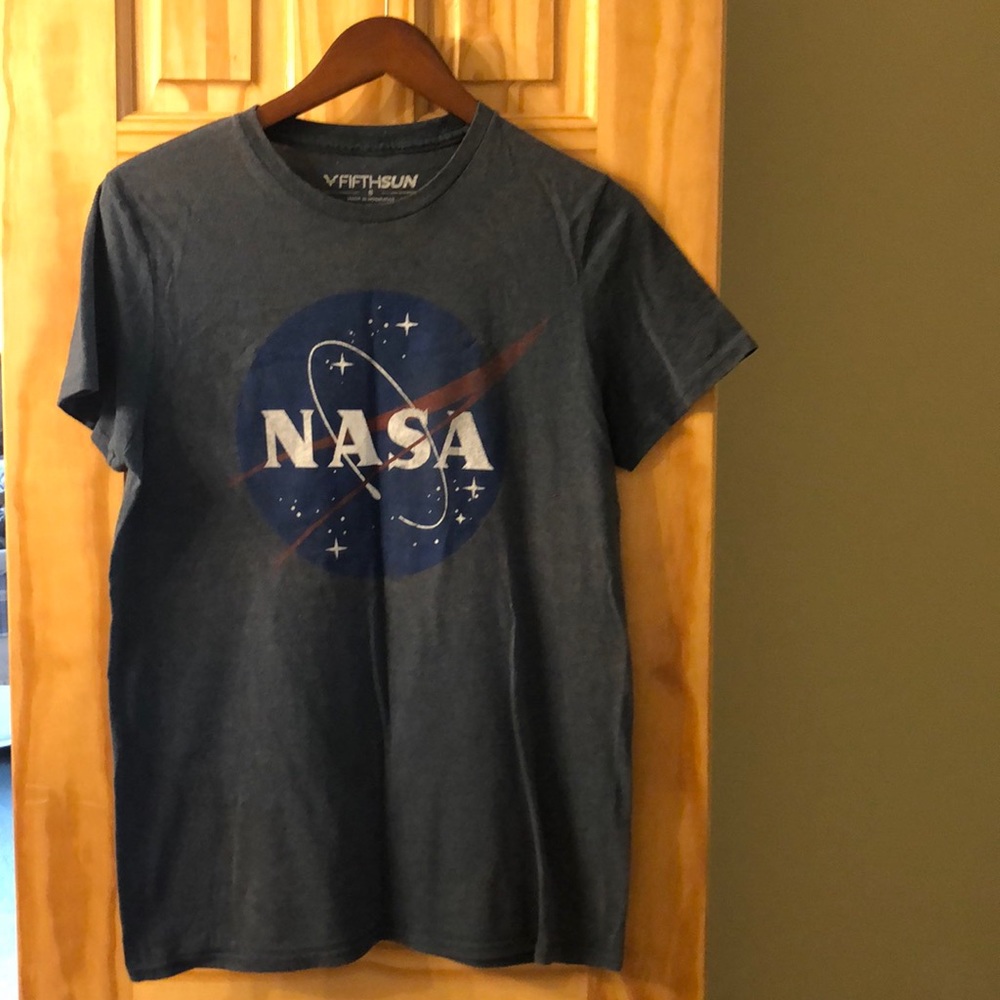 Men’s NASA Graphic T-Shirt (Size Small)